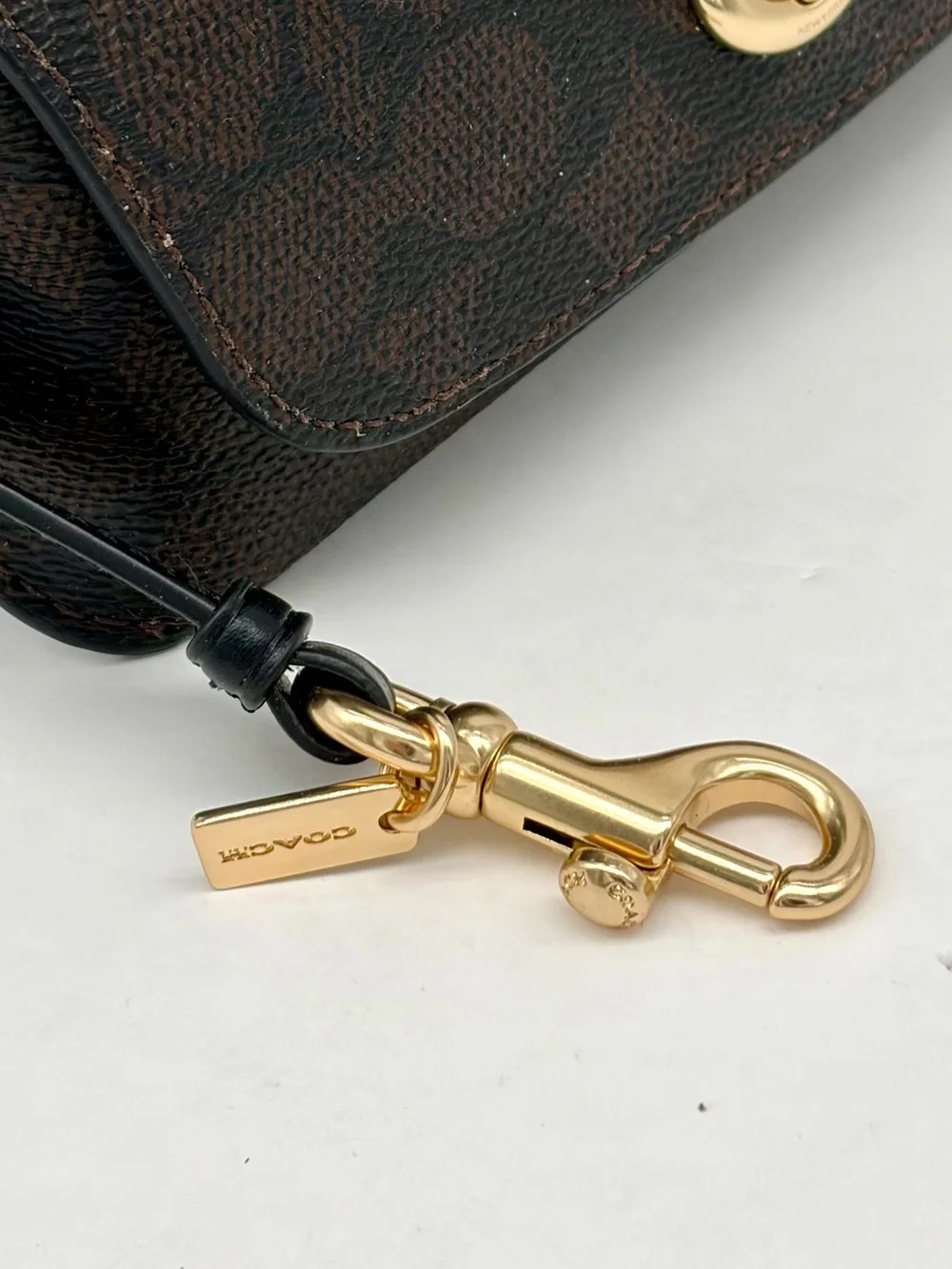 Coach Sunglass Case In Signature Canvas